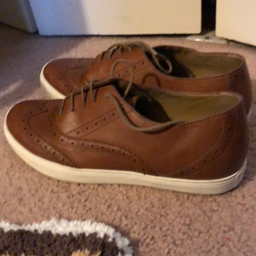 G.H.bass genuine leather womens wingtips